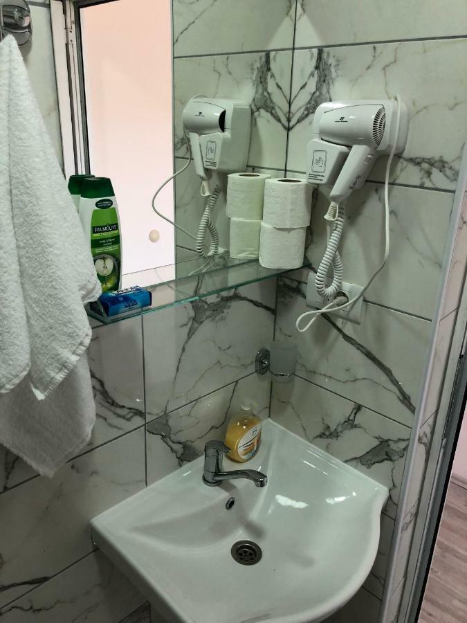 Kubi Hotel Struga Eksteriør billede
