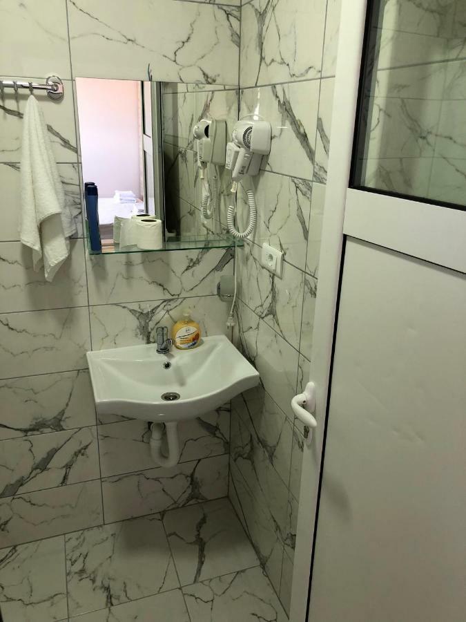 Kubi Hotel Struga Eksteriør billede